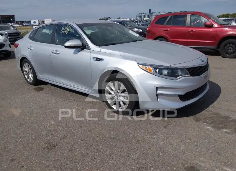 2017 KIA Optima photo