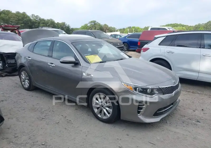 2017 KIA Optima фото