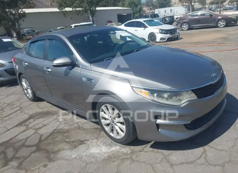 2017 KIA Optima photo
