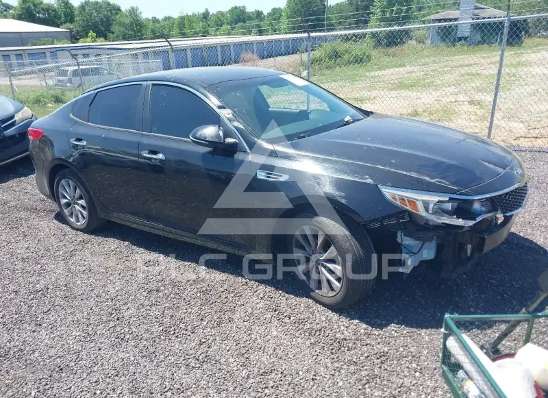 2017 KIA Optima photo