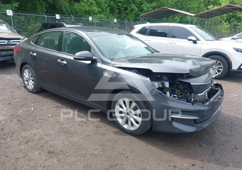 2017 KIA Optima фото