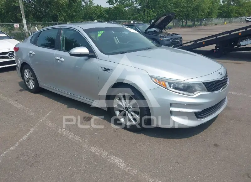 2017 KIA Optima photo