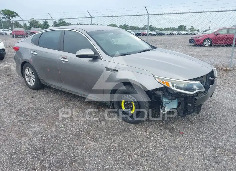 2017 KIA Optima photo