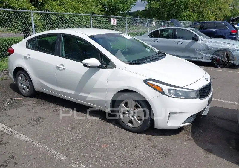 2017 KIA Forte фото
