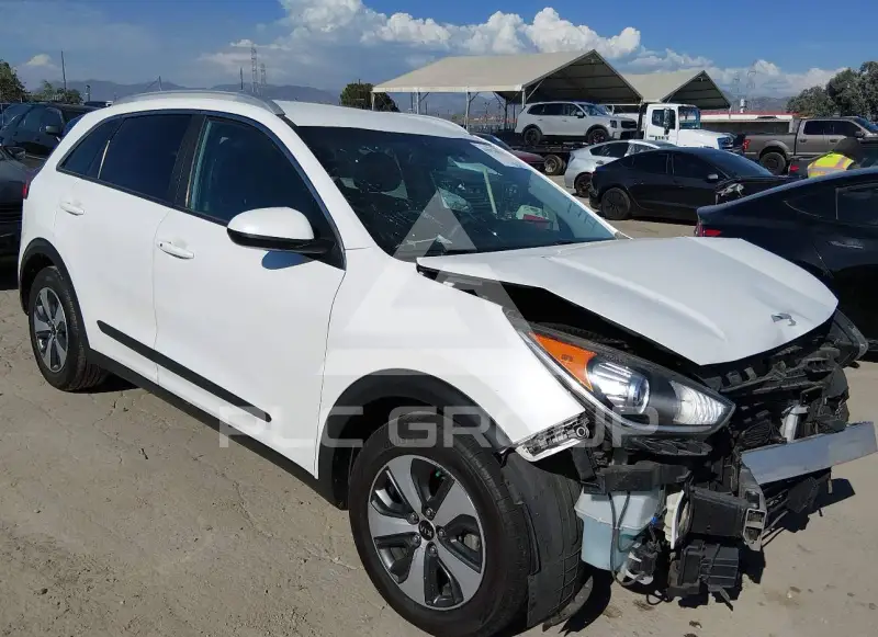 2017 KIA Niro photo