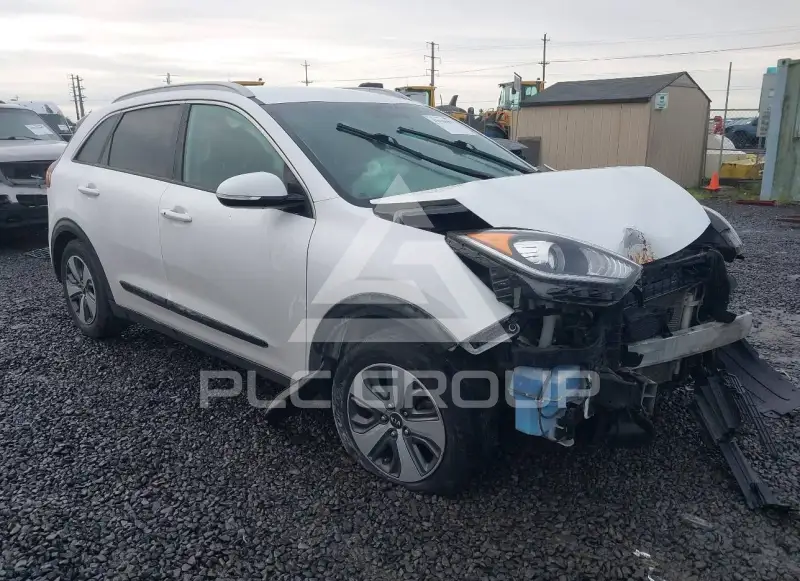 2017 KIA Niro photo