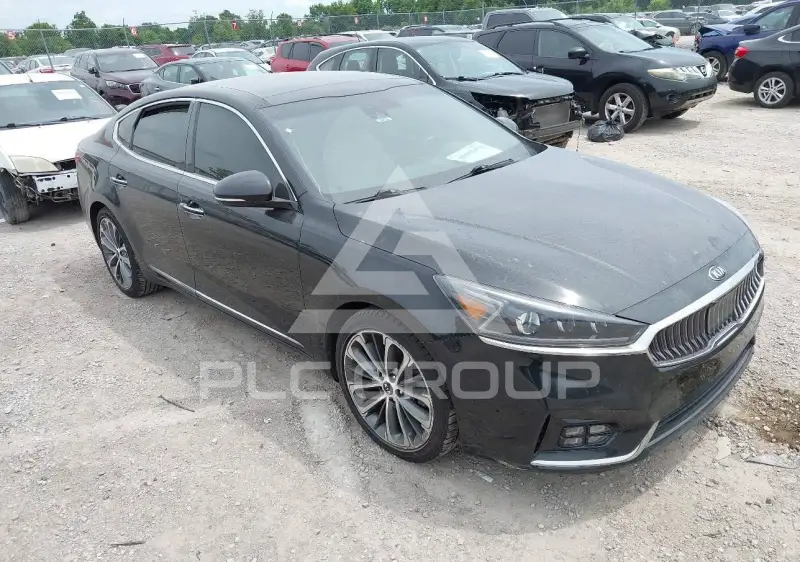 2017 KIA Cadenza photo
