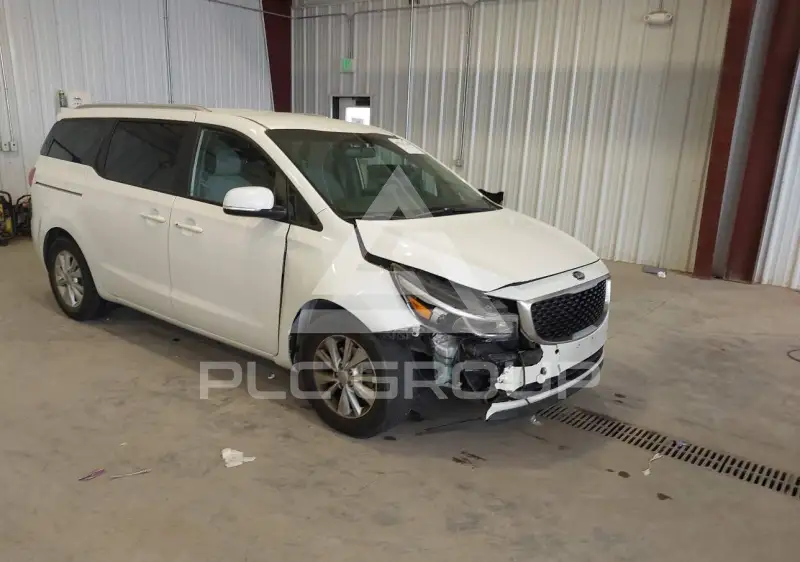 2017 KIA Sedona photo