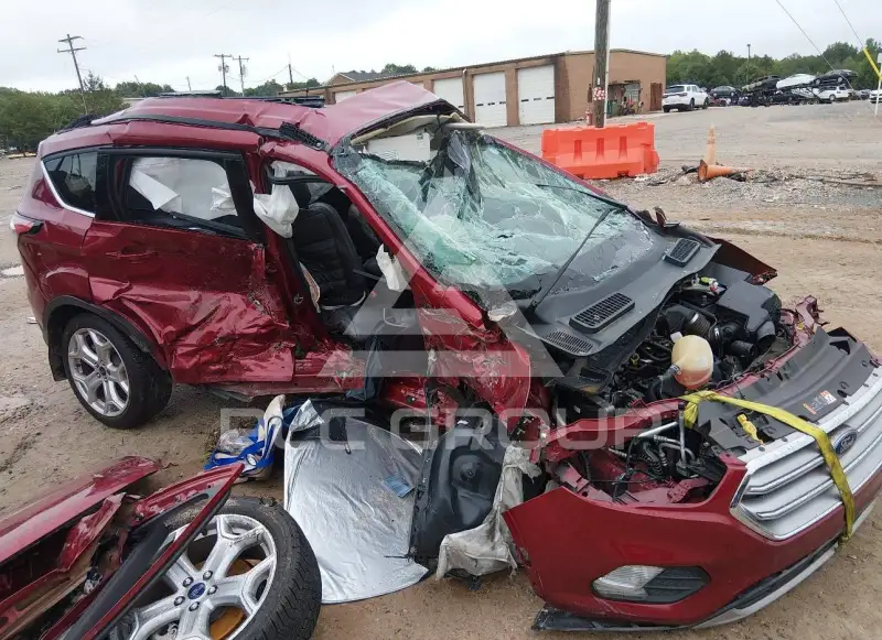 2017 Ford ESCAPE photo