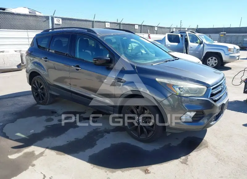 2017 Ford ESCAPE photo