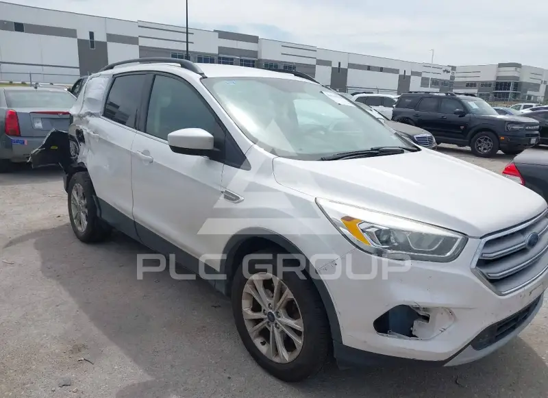 2017 Ford ESCAPE photo