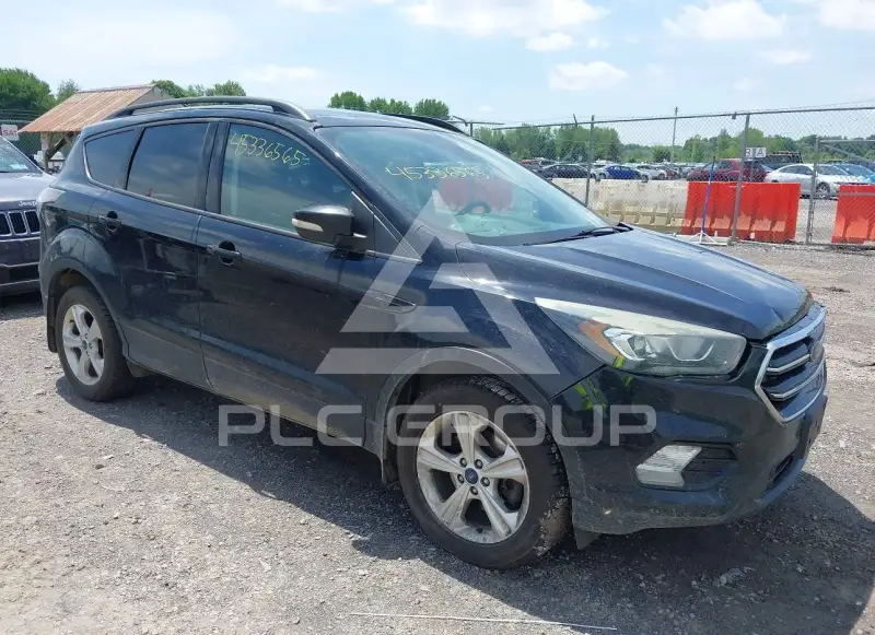2017 Ford ESCAPE photo