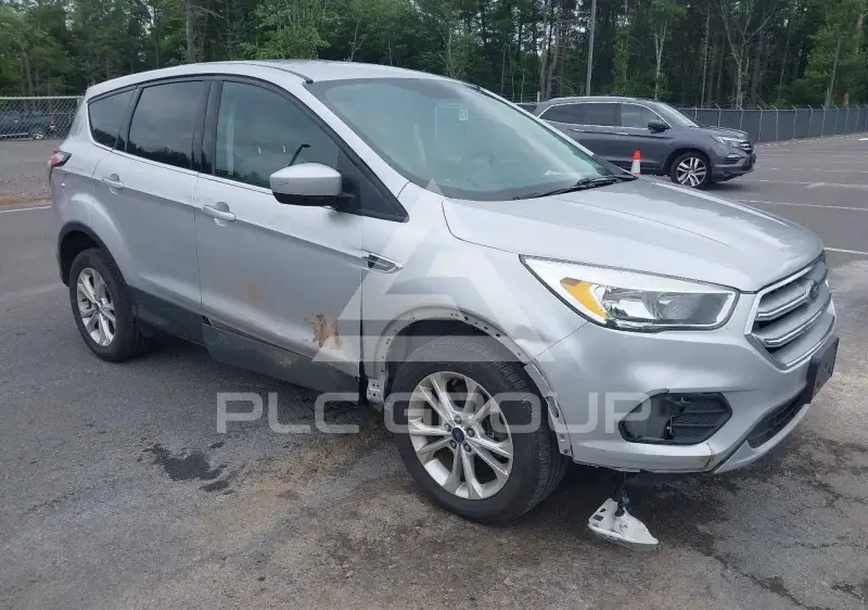 2017 Ford ESCAPE photo