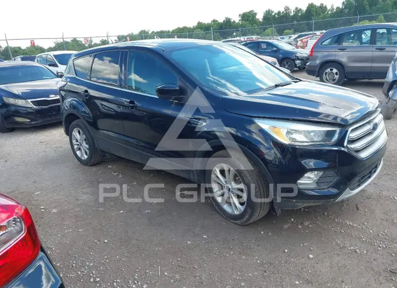 2017 Ford ESCAPE photo