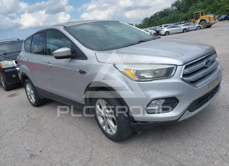 2017 Ford ESCAPE photo