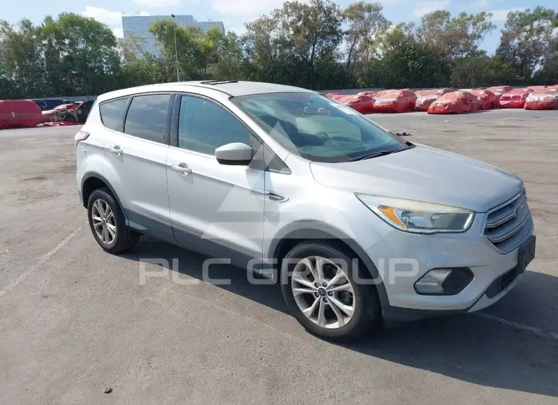 2017 Ford ESCAPE photo
