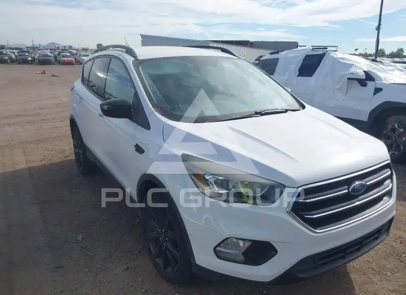 2017 Ford ESCAPE photo