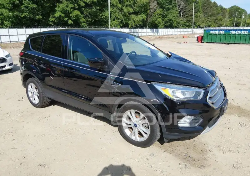 2017 Ford ESCAPE photo