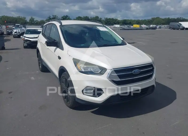 2017 Ford ESCAPE photo