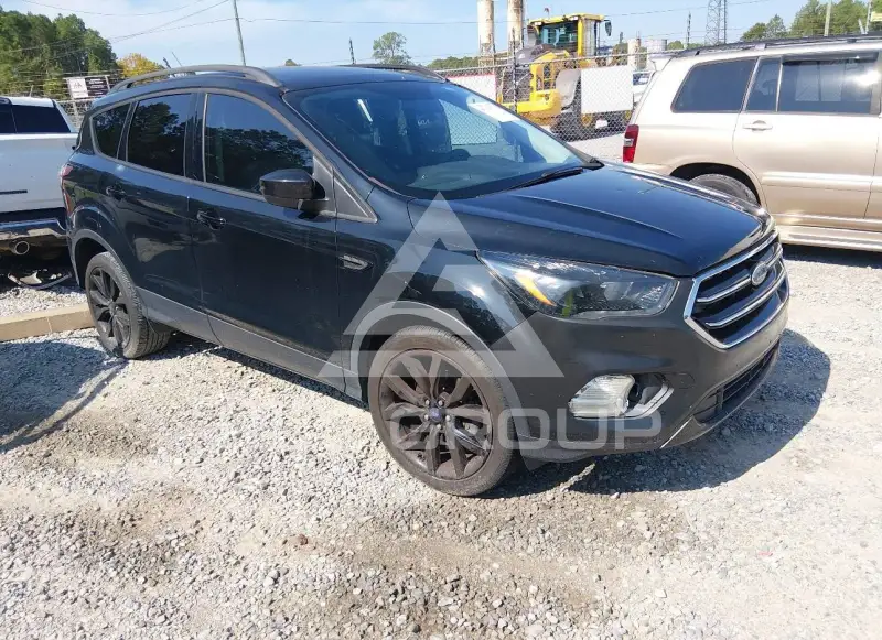 2017 Ford ESCAPE photo