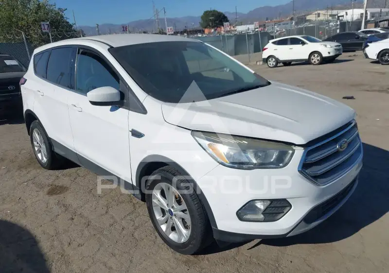2017 Ford ESCAPE photo