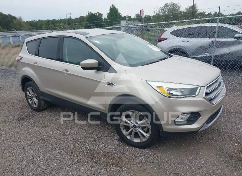 2017 Ford ESCAPE photo
