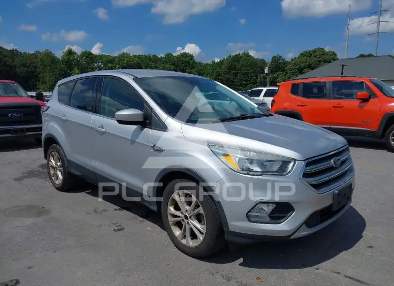 2017 Ford ESCAPE photo