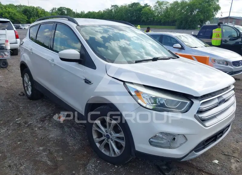 2017 Ford ESCAPE photo