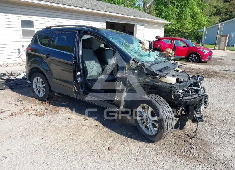 2017 Ford ESCAPE photo