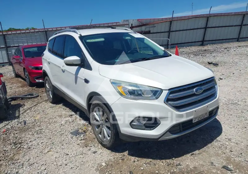 2017 Ford ESCAPE photo