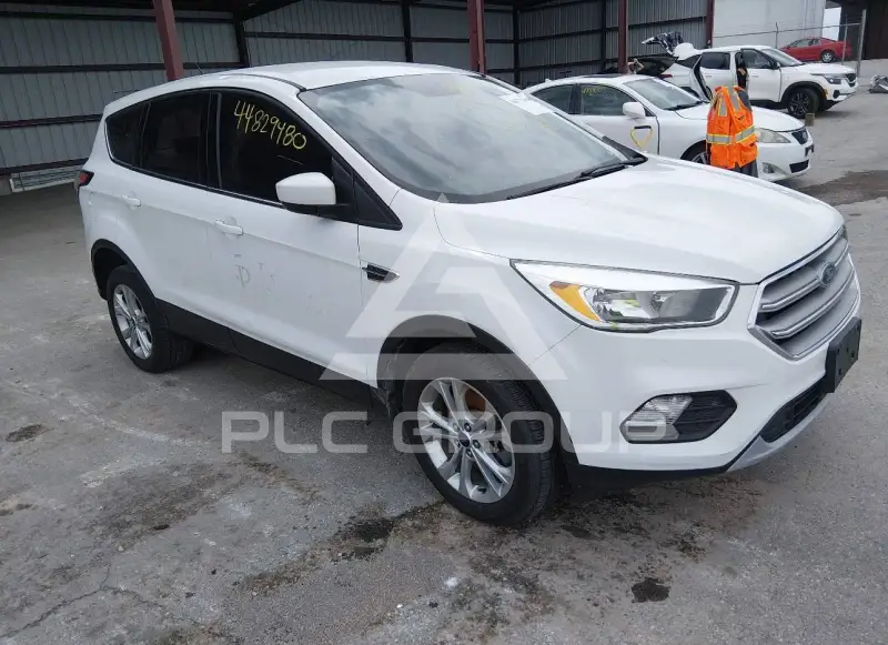 2017 Ford ESCAPE photo