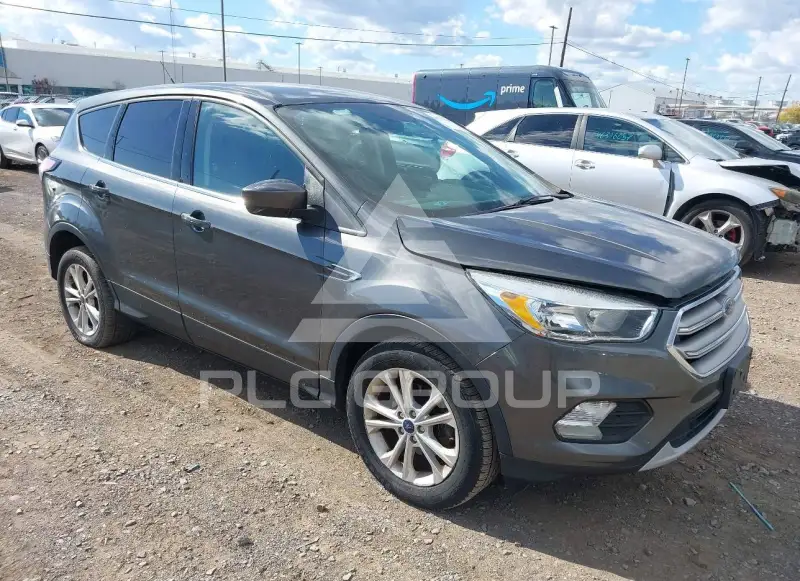 2017 Ford ESCAPE photo