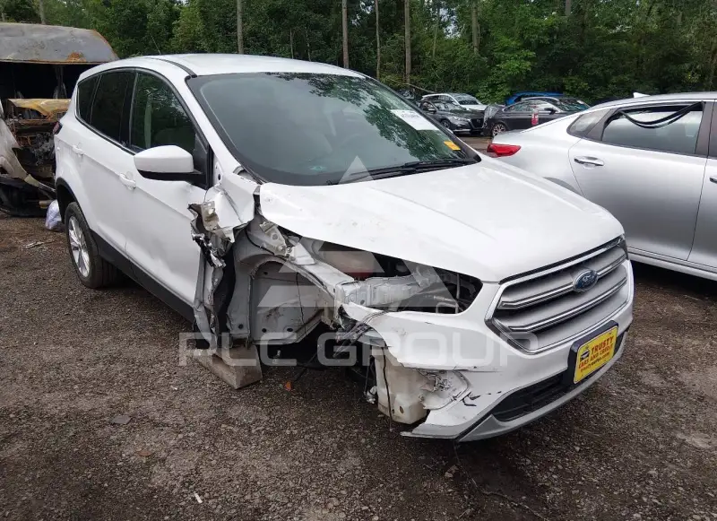 2017 Ford ESCAPE photo