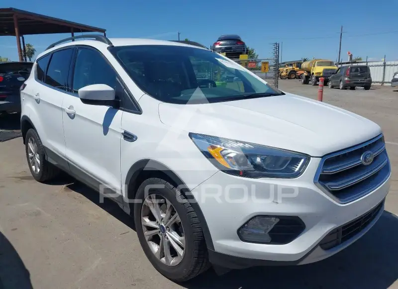 2017 Ford ESCAPE photo