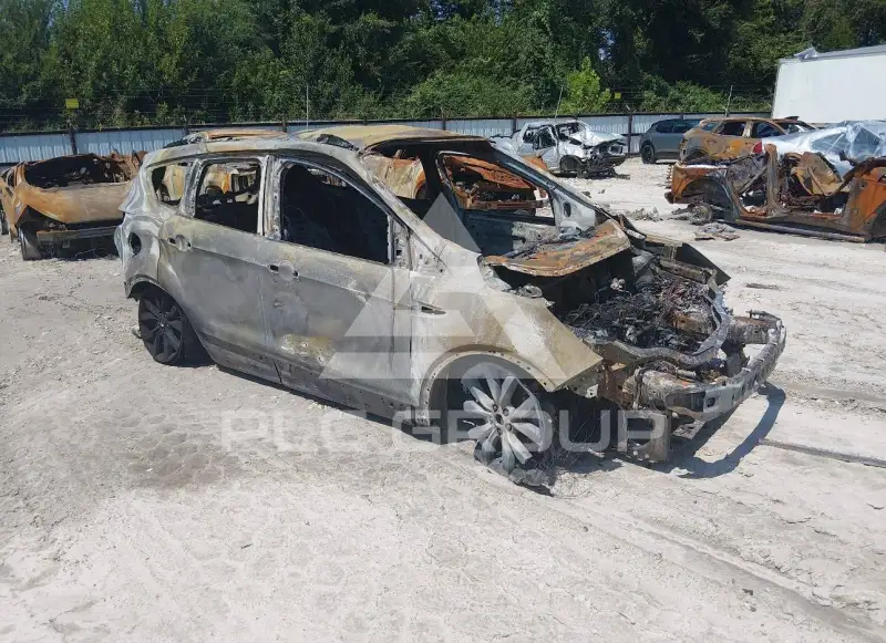 2017 Ford ESCAPE photo
