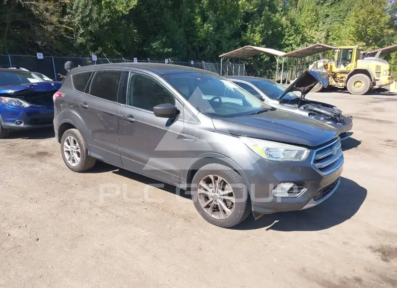 2017 Ford ESCAPE photo