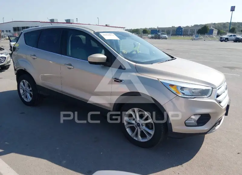 2017 Ford ESCAPE photo