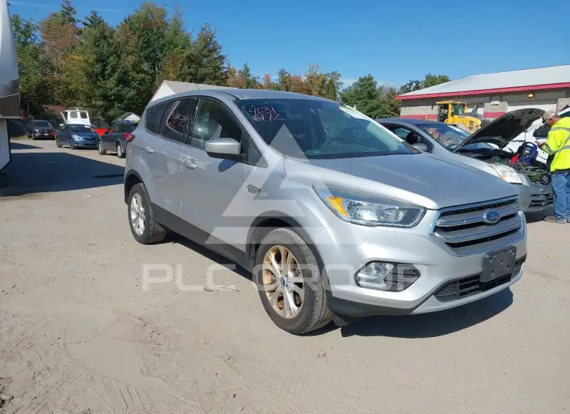 2017 Ford ESCAPE photo