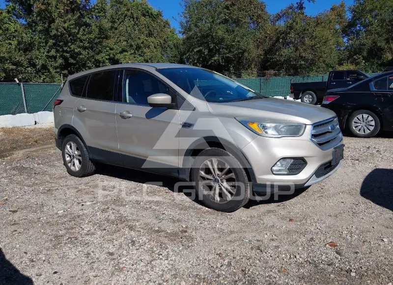 2017 Ford ESCAPE photo