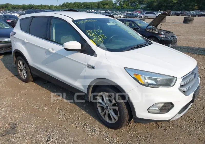 2017 Ford ESCAPE photo
