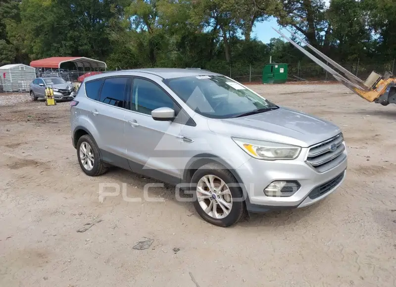 2017 Ford ESCAPE photo