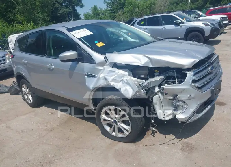 2017 Ford ESCAPE photo