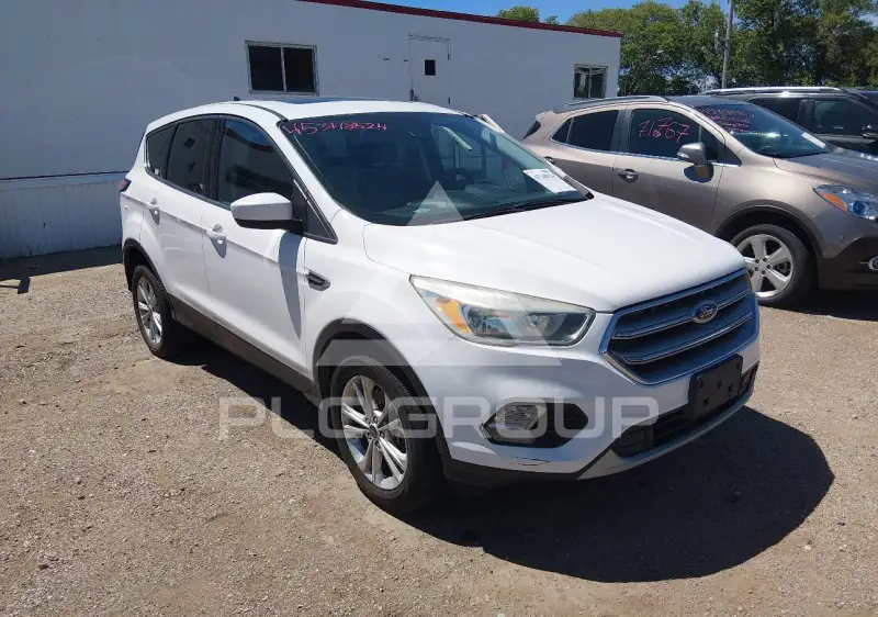 2017 Ford ESCAPE photo