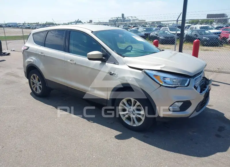 2017 Ford ESCAPE photo