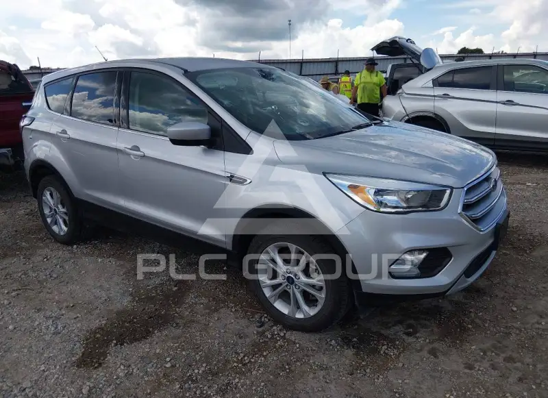 2017 Ford ESCAPE photo