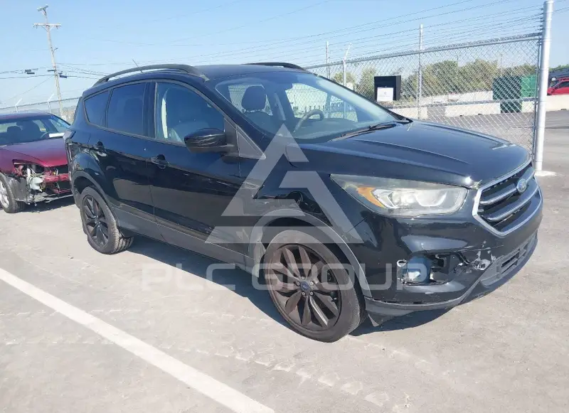 2017 Ford ESCAPE photo