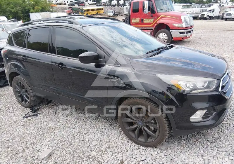 2017 Ford ESCAPE photo