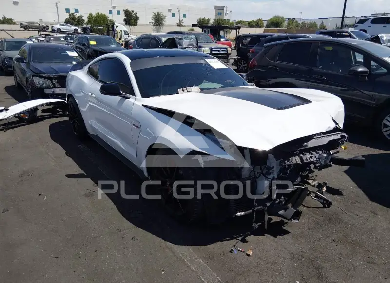 2017 Ford MUSTANG photo