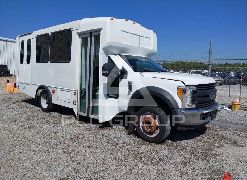 2017 Ford F-450 photo