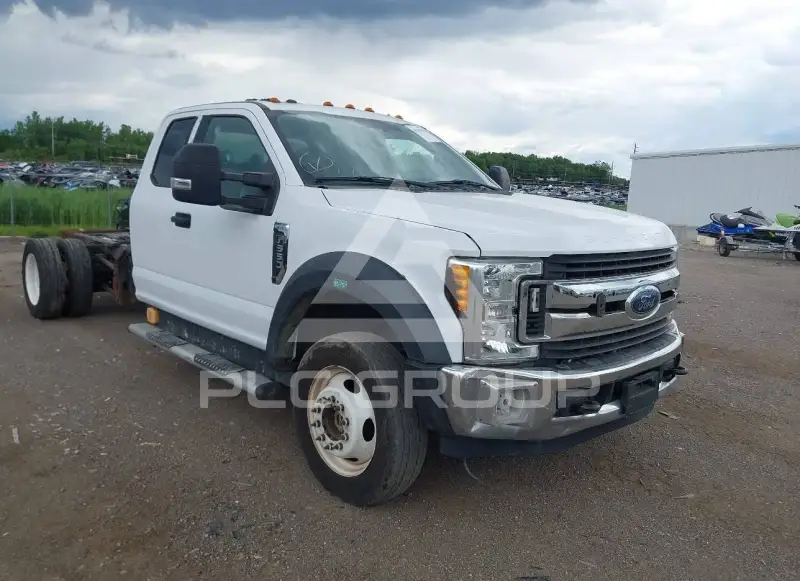 2017 Ford F-550 photo